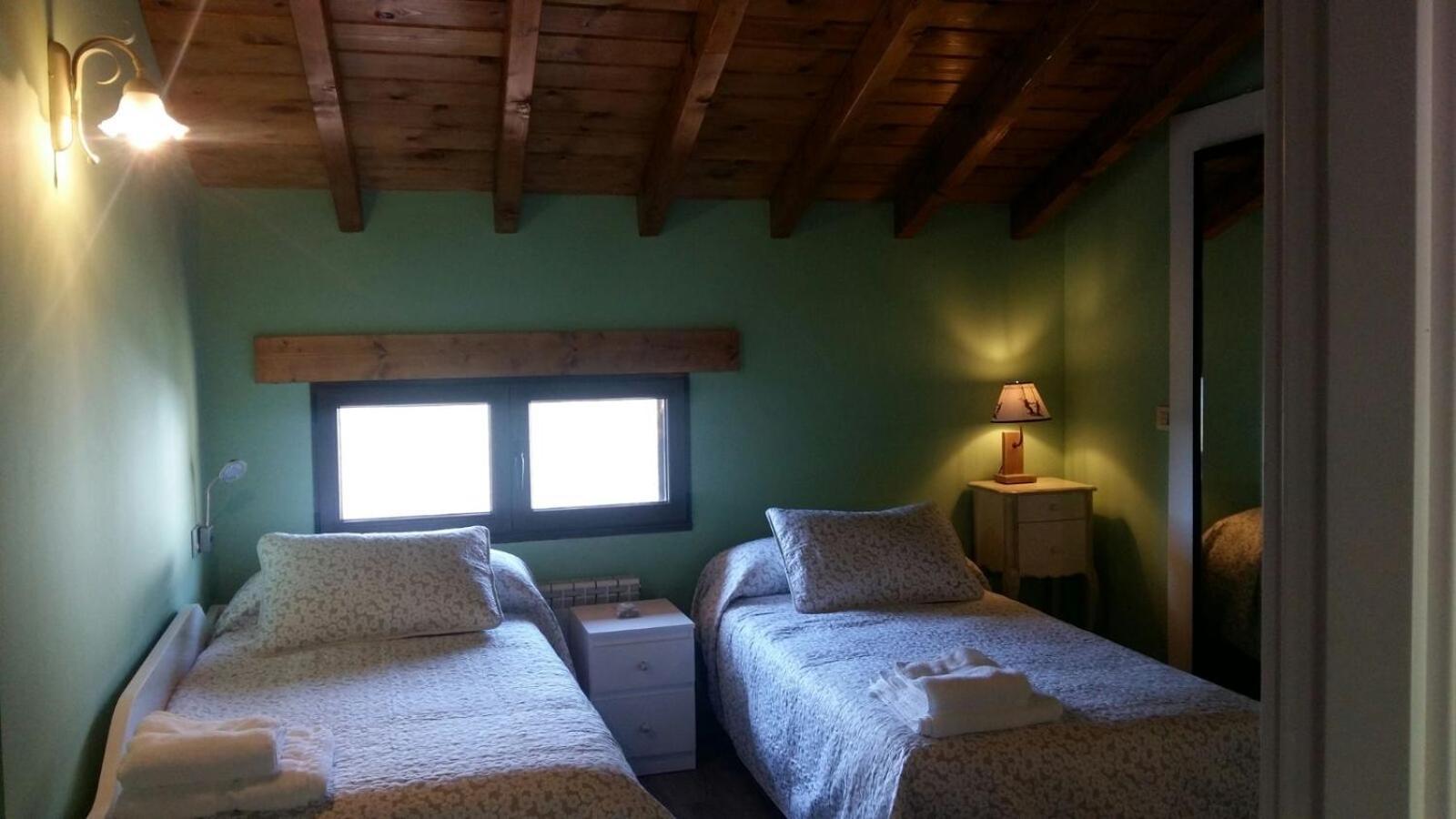 Apartamento Turistico Casas De Manuel La Pola de Gordon Exterior photo