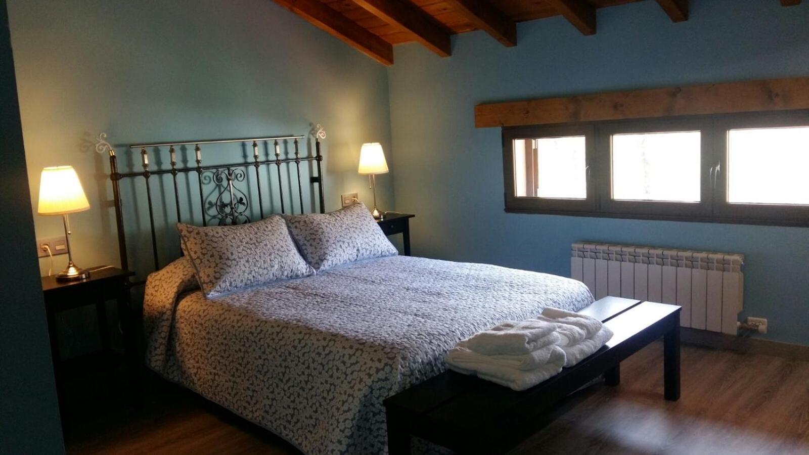 Apartamento Turistico Casas De Manuel La Pola de Gordon Exterior photo